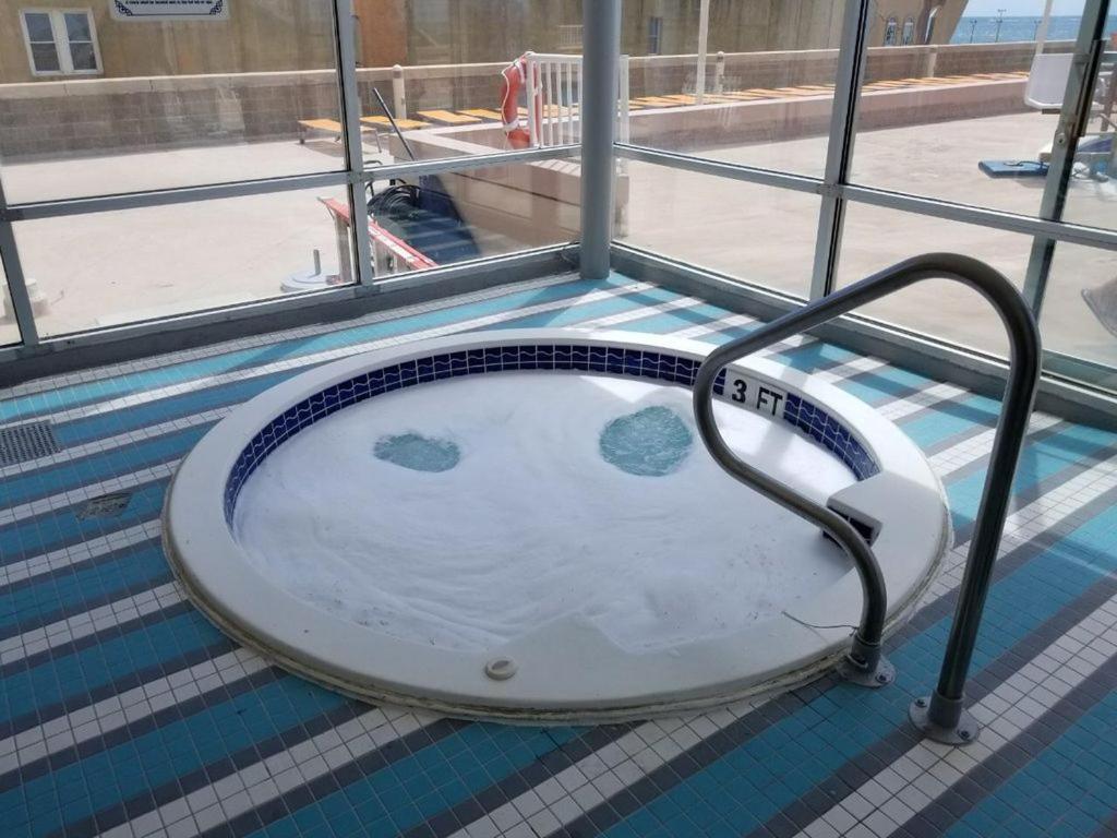 Atlantic Palace On The Boardwalk King Oceanfront Studio Apartment *