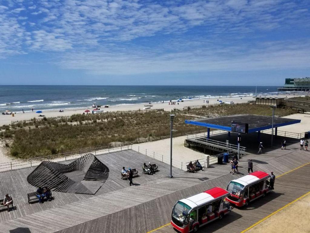 Atlantic Palace On The Boardwalk King Oceanfront Studio Apartment *